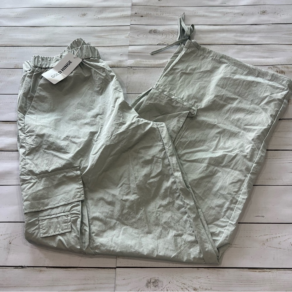 NWT Gold Hinge Parachute Pants Color Ice Gray Sz M
